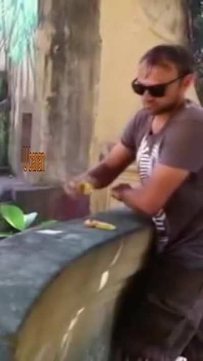 Monke + banana
