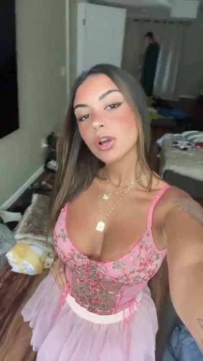 Dm me to talk about Gabriela Moura💦