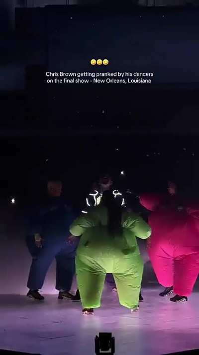 When Chris Brown’s Dancers Pranked Him on the Final Night of Breezy Bowl XX
