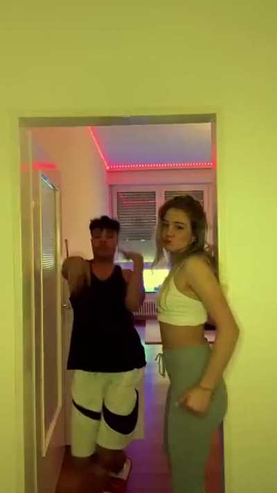 Glaubt ihr Malcom hat sie gefickt?