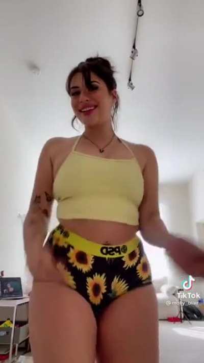 Molly’s thick af pt2