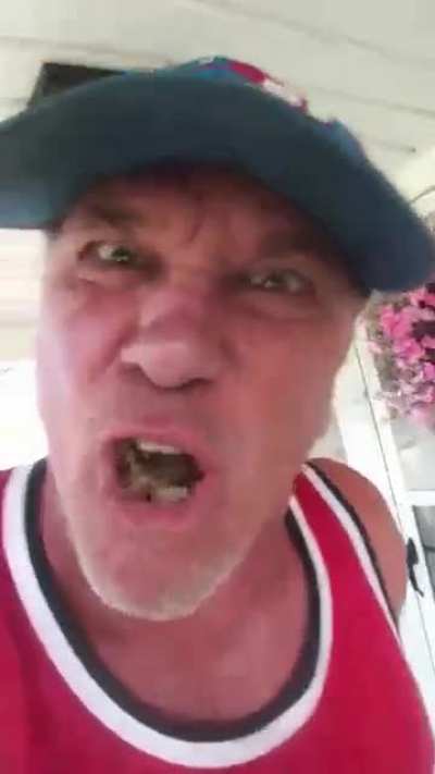 This guy REALLY fuckwasps
