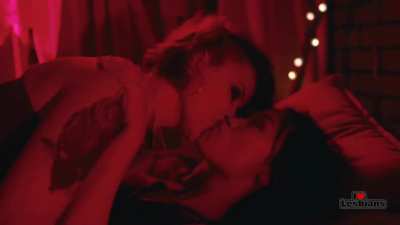 Mary Galloway & Nhi Do (Querencia - s01e01)