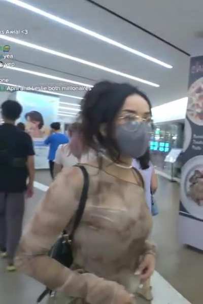 Valkyrae in Korea