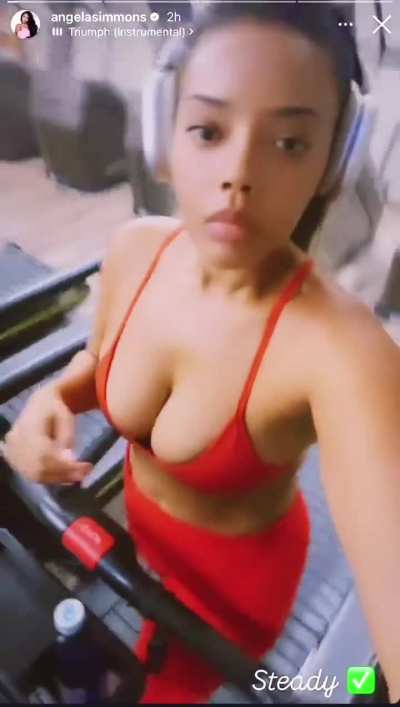 Angela Simmons 😮‍💨😮‍💨😮‍💨🍒🍒