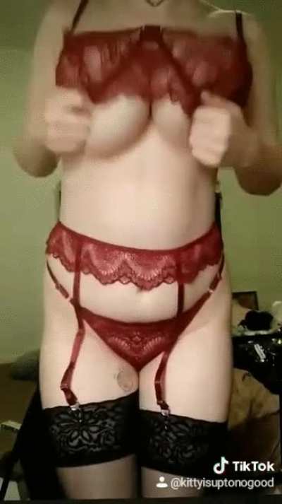 🎀What would you do to this little whore? 🎀