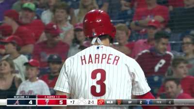 [Highlight] Bryce Harper reacts after one gets away from Sean Newcomb.