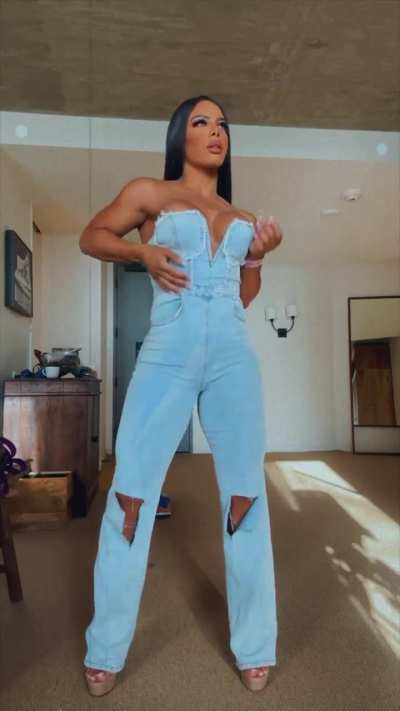 Yarishna Ayala 
