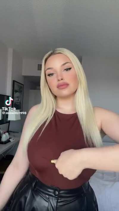 @miawillis1998