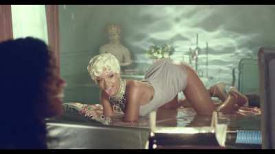 Rihanna twerking 