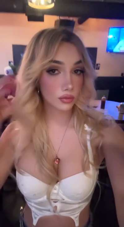 Would u fuck a trans girl like me?