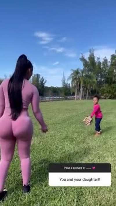 Her ass stay getting fatter 💯