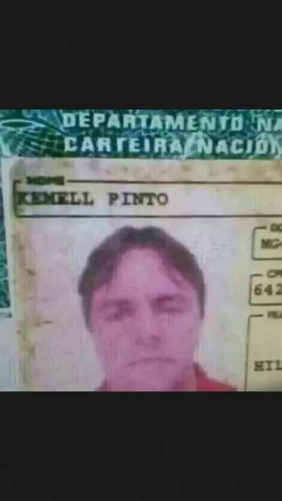 Kkkkkk Parece a voz do carlinhos
