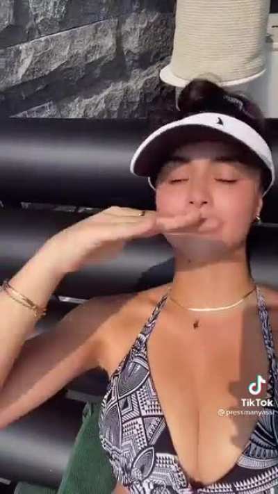 Yassi Pressman