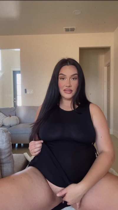 How does 29 week preggy pussy make your cock feel rn
