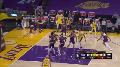 [Highlight] AD completely takes over the 3rd, dropping 18 points and finishes the quarter with 30 points and 10 rebounds
