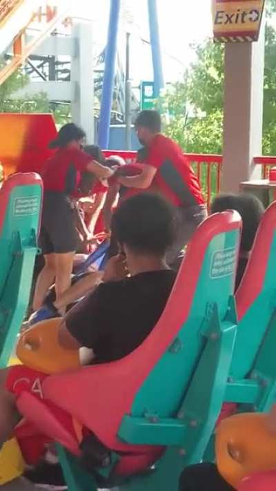Guy isn’t happy he has to wear a mask at Canada’s Wonderland. Cheap shots employee