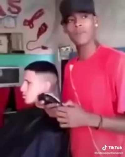 Alguém sabe o nome do anime?