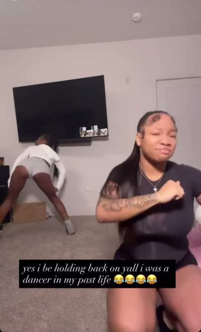 Big Pluto lil thick ass in the back (plut<wbr>onott<wbr>dabra<wbr>tt)
