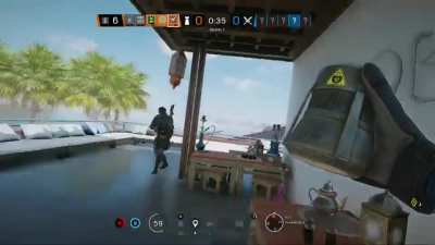 When your teammates aren’t capping and he’s actually 1 HP