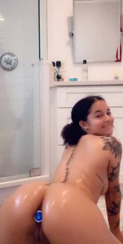 She looks fun 🙃🤤🥴