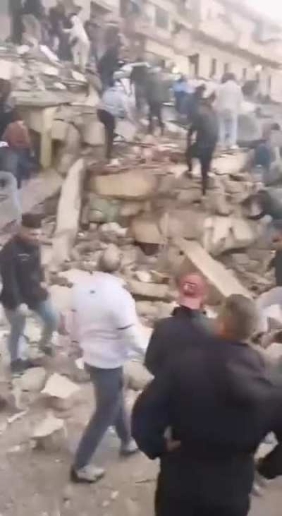 Another building fell in tripoli