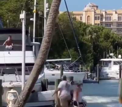 to dock