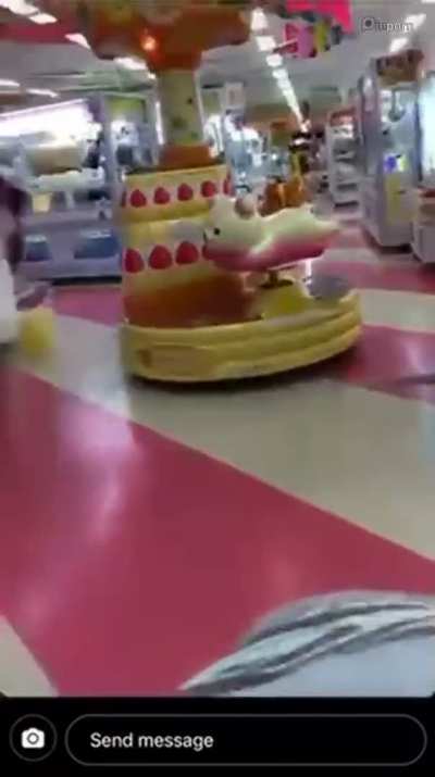 Filming Her GF Giving Him a Blowjob in The Mall