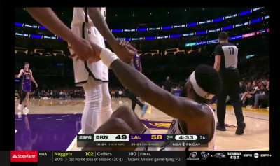[Highlight] LeBron momentarily forgets the backcourt violation rules, but then remembers and gets the and-1