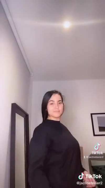 Pretty & sexy latina