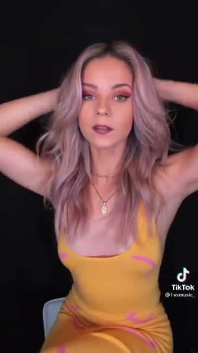 Liv (@livsmusic_)