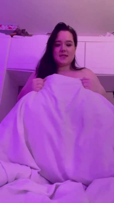 Ready for bed 🥵 ( her free album in the comment )