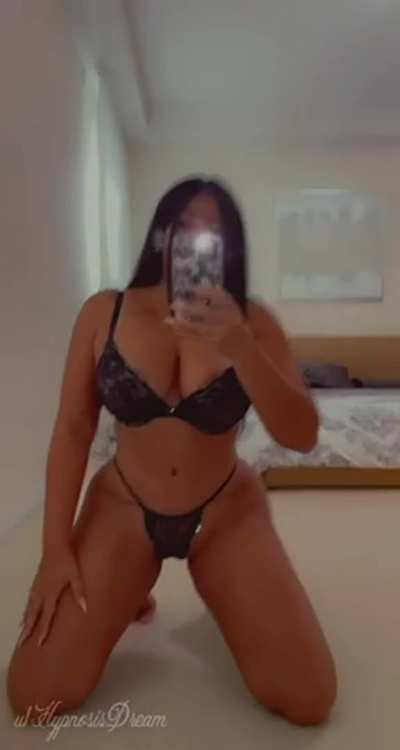 34yo mom. Would you fuck my mom bod ?☺️