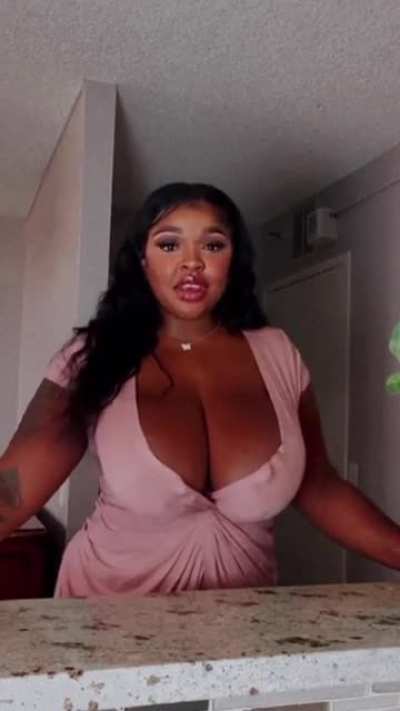 @hotanime_girl