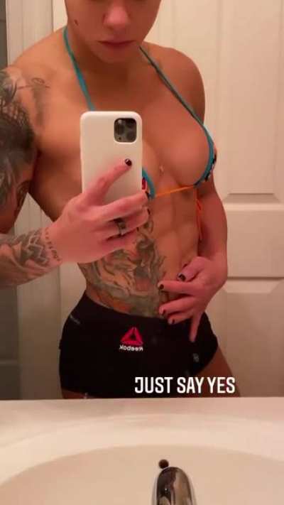 Claudia Gadelha