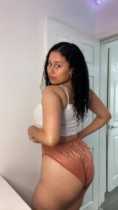 [F19] Kinda insecure about my thick body… would you still fuck me?