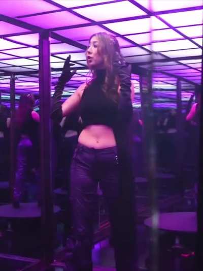 😈