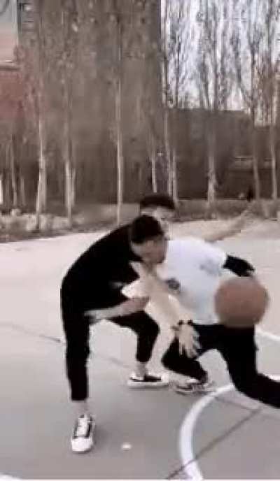 The perfect combination of Kung Fu and basketball