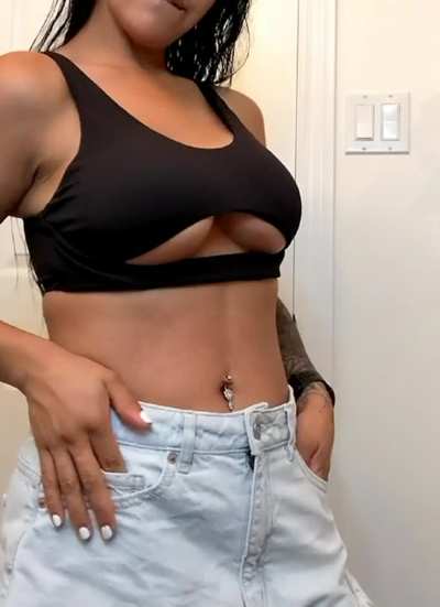 Remember when Under Boob was a thing? 😉