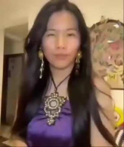Asian streamer losing subscribers quickly.