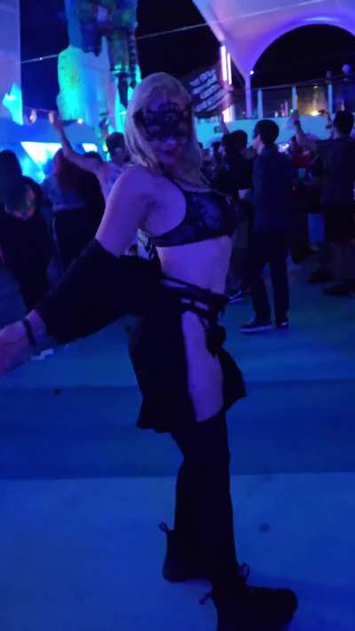 Dance with me