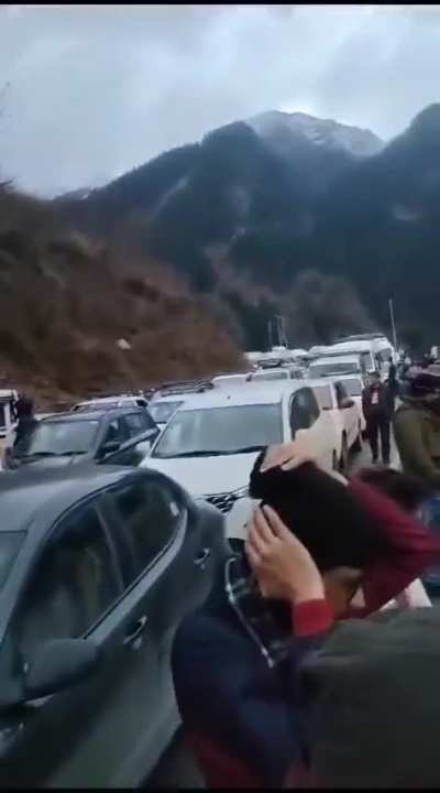 Manali to Atal Tunnel Cars got....
