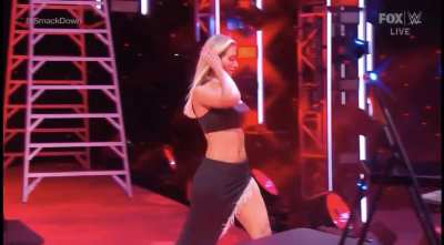 Mella’s full walk to the ring on SD 12-18-20