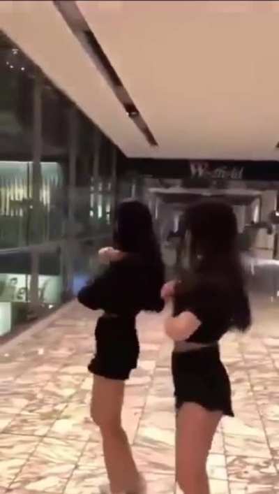 Crazy Pop dancers