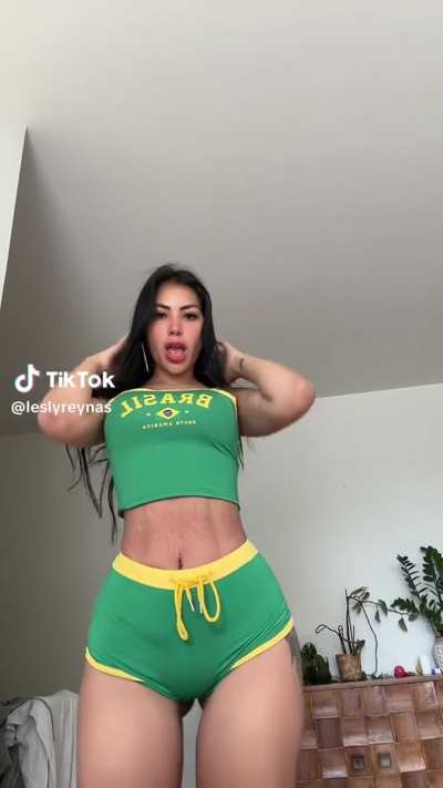 @leslyreynas