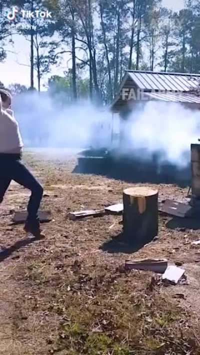 - Дорог<wbr>ая, наруби дров.
