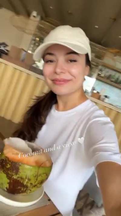 Miranda Cosgrove 