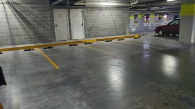 I was dared by u/Hop<wbr>eful_<wbr>Metal<wbr>5787 to roam around naked in the parking lot [F]