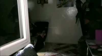 Kuzenler giyer benimle kefen