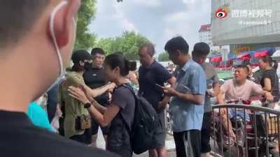 帮支猪的记者被骂狗血淋头，杀支猪的被奉为伟光正，长此以往自作孽真的越来越不值得可怜...
